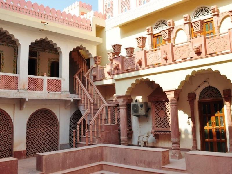 Hotel Suroth Mahal Luhāru Exterior foto
